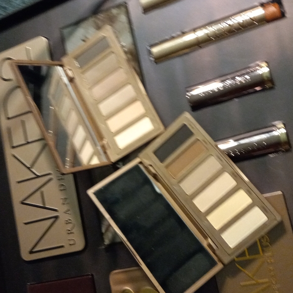 RARE VINTAGE URBAN DECAY NAKED MAKEUP VAULT VOL THREE - Picture 7 of 14
